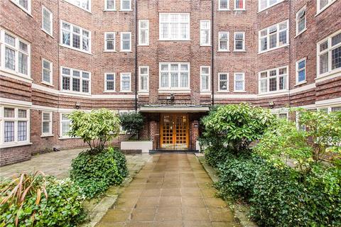1 bed property, in Judd Street, £485,000