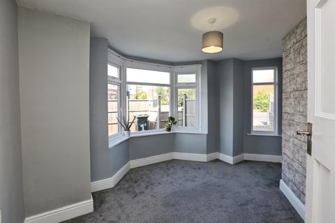 3 bed property, in Grange Crescent, £180,000