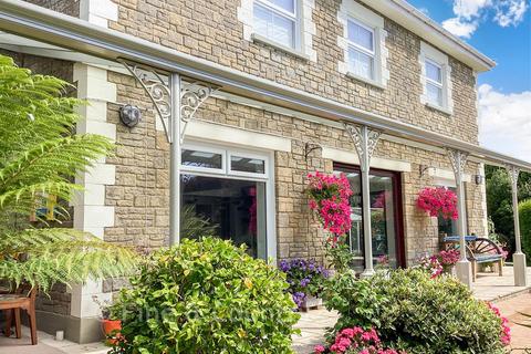 13 bed property, in Highfield Road, £1,195,000