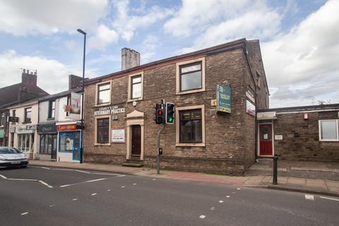 3 bed property, in High Street, £340,000
