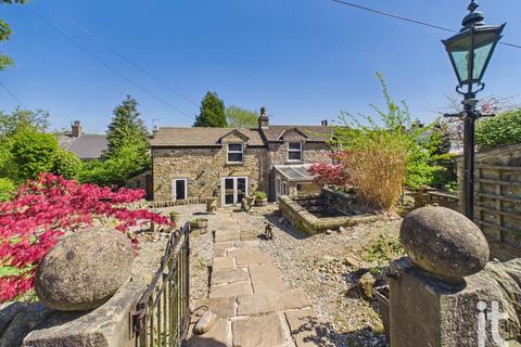 4 bed property, in Sunny Bank Farm, £695,000