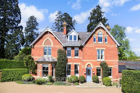 5 bed property, in Three Elm Lane, £2,000,000