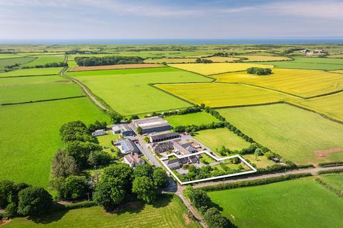 4 bed property, in Bosherston, £695,000