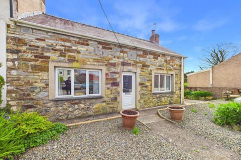 3 bed property, in Ambleston, £200,000
