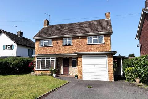 3 bed property, in Cherry Tree Road, £895,000