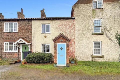 2 bed property, in Sandhutton, £225,000