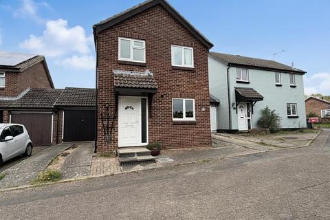 3 bed property, in Orkney Close, £290,000