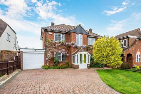 3 bed property, in Tattenham Way, £825,000