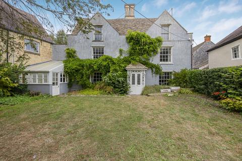 4 bed property, in Parkend, £600,000
