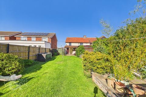 3 bed property, in Dodds Road, £300,000