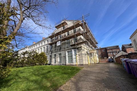 2 bed property, in Flat 2, £100,000