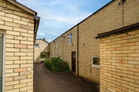 3 bed property, in Nuns Way, £280,000