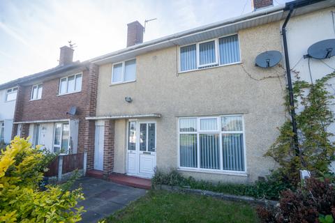 3 bed property, in Manor Farm Road, £125,000