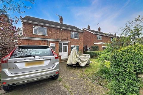 4 bed property, in Tranmere Park, £299,950