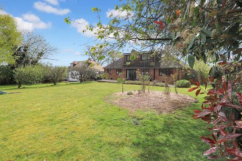 4 bed property, in Emery Acres, £795,000