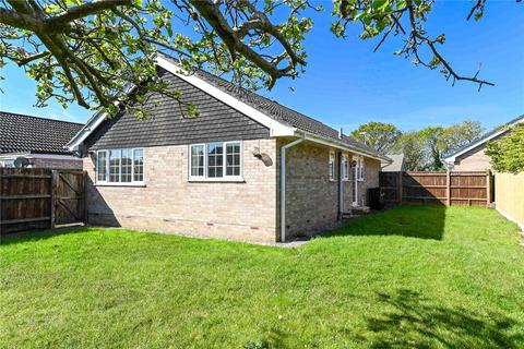 2 bed property, in Harford Close, £425,000