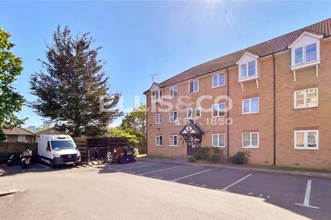 2 bed property, in Foxglove Court, £330,000