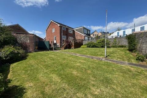 3 bed property, in South View Drive, £299,950