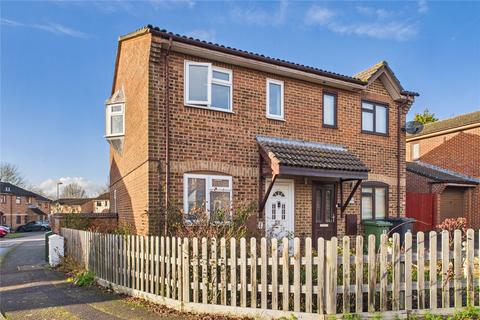 2 bed property, in Galloway Close, £280,000