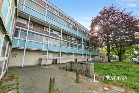 3 bed property, in Irving Road, £165,000