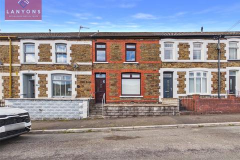 3 bed property, in Gethin Terrace, £129,995
