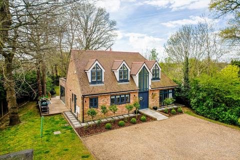 4 bed property, in Swan Lane, £1,150,000