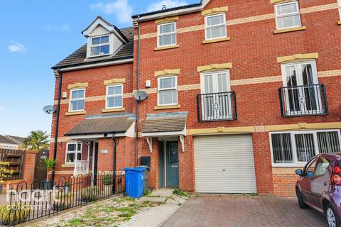 3 bed property, in Coniston Drive, £160,000