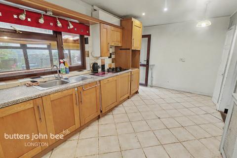 3 bed property, in Westfields, £170,000