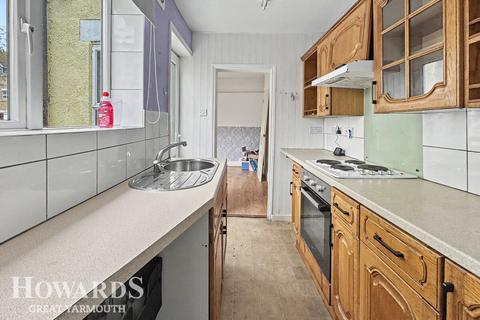 3 bed property, in School Road, £180,000