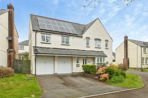 4 bed property, in Kestell Parc, £400,000