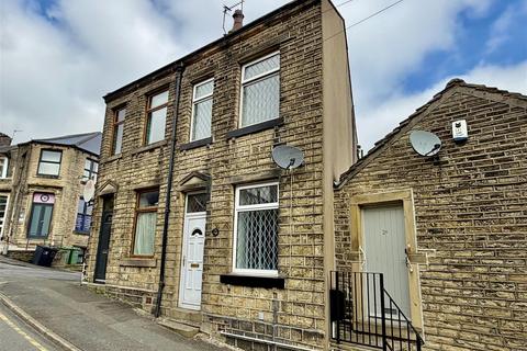 2 bed property, in Westgate, £115,000