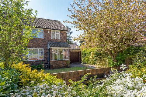 3 bed property, in Flash Lane, £380,000