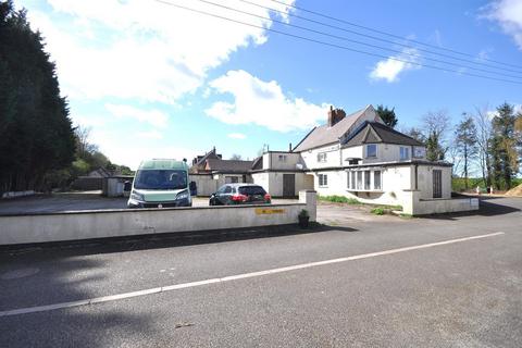 3 bed property, in Waterside, £235,000