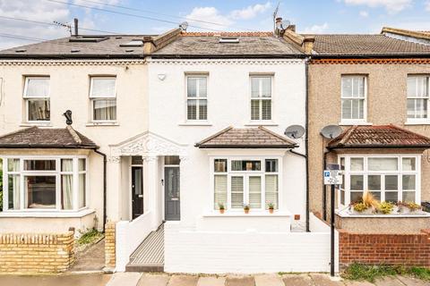 4 bed property, in Grainger Road, £750,000