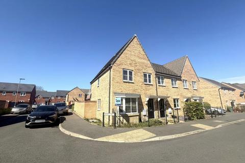 3 bed property, in Everest Way, £230,000