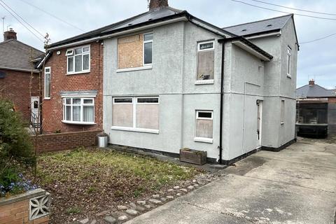 3 bed property, in Hoy Crescent, £125,000