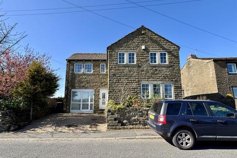 4 bed property, in Well Heads, £295,000