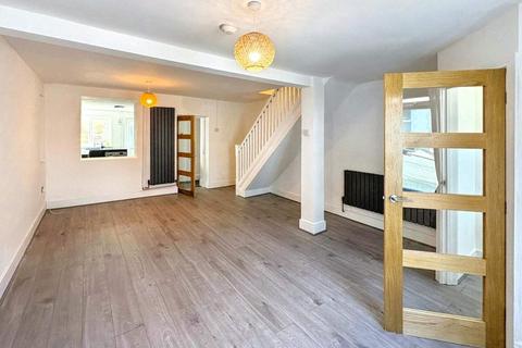 3 bed property, in Blaen-y-cwm Terrace, £139,995