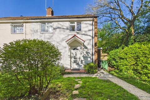 2 bed property, in Whitedown Road, £320,000