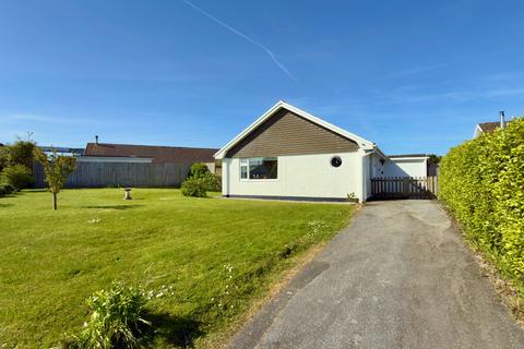 3 bed property, in Rock, £600,000