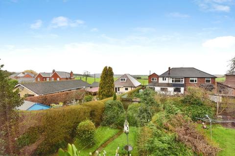 2 bed property, in Coral Drive, £117,000