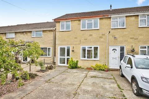 2 bed property, in Marwin Close, £170,000