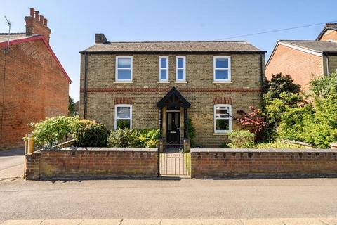 3 bed property, in Windmill Road, £565,000