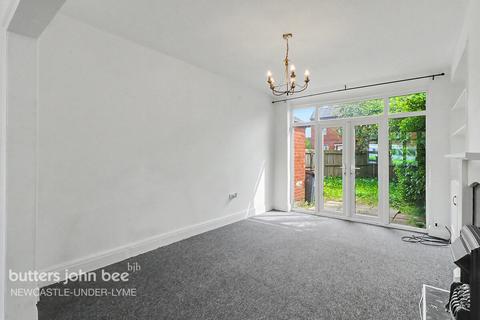 3 bed property, in King Street, £190,000