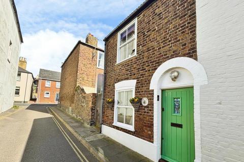 1 bed property, in Bridge Road, £230,000