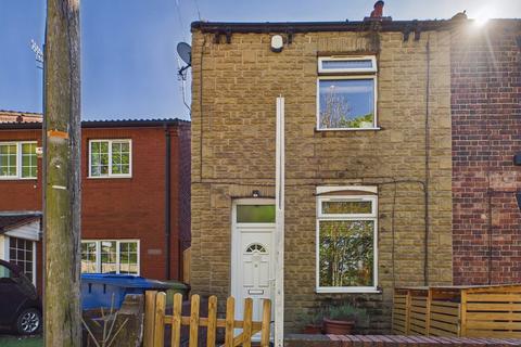 2 bed property, in Broomhill Road, £130,000