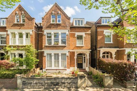 5 bed property, in Streathbourne Road, £1,600,000