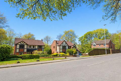 4 bed property, in Shawclough Road, £400,000