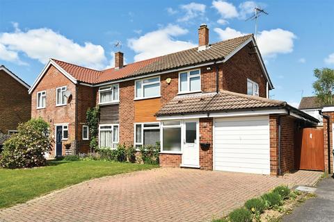 3 bed property, in Oakwood, £425,000