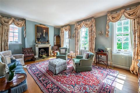 3 bed property, in Campden Hill Gate, £3,650,000